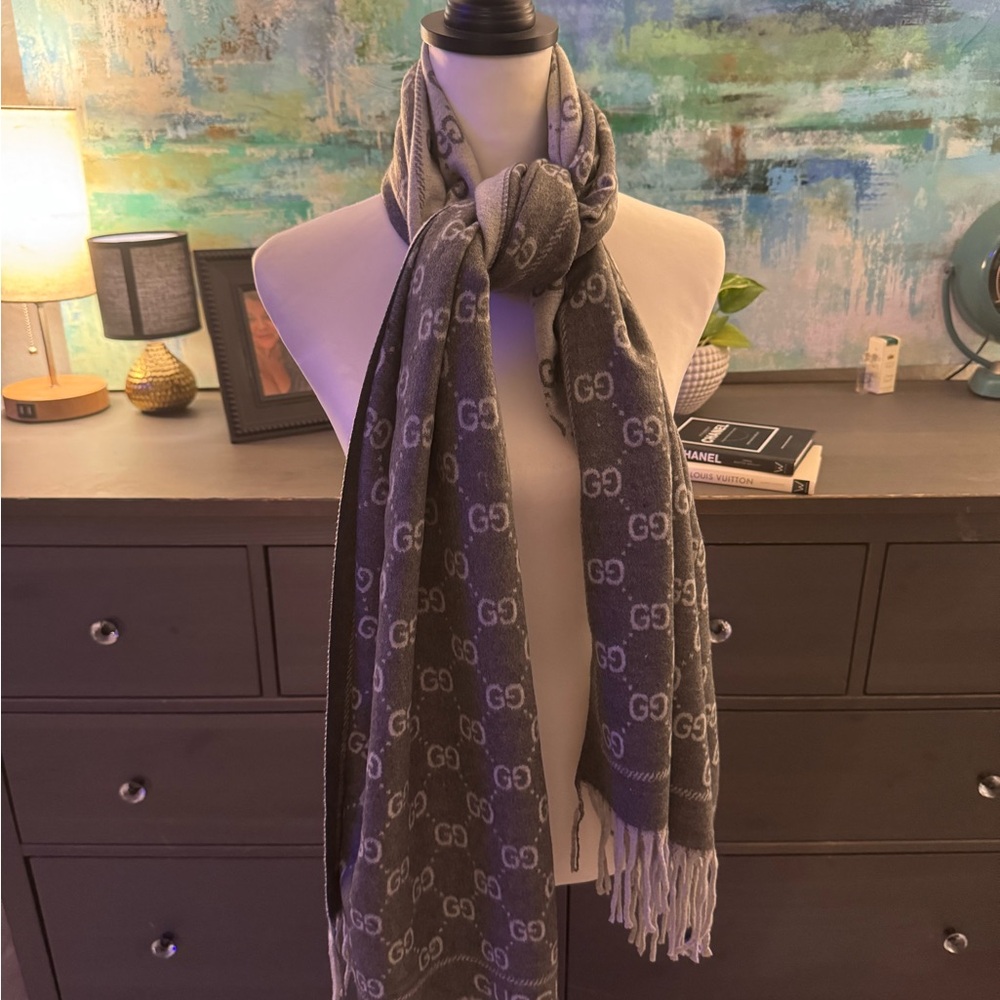 Gucci Light Gray GG Patterned Scarf - Picture 10 of 10